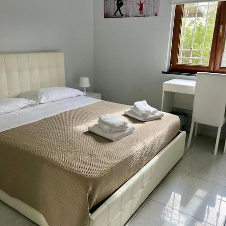 Patricia'S House Villa Striano ภายนอก รูปภาพ