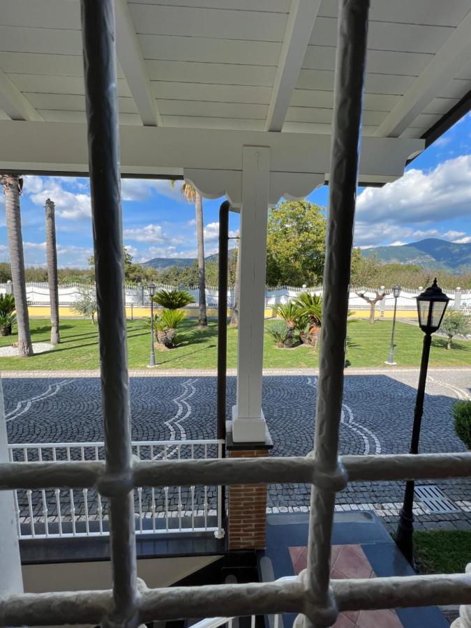 Patricia'S House Villa Striano ภายนอก รูปภาพ