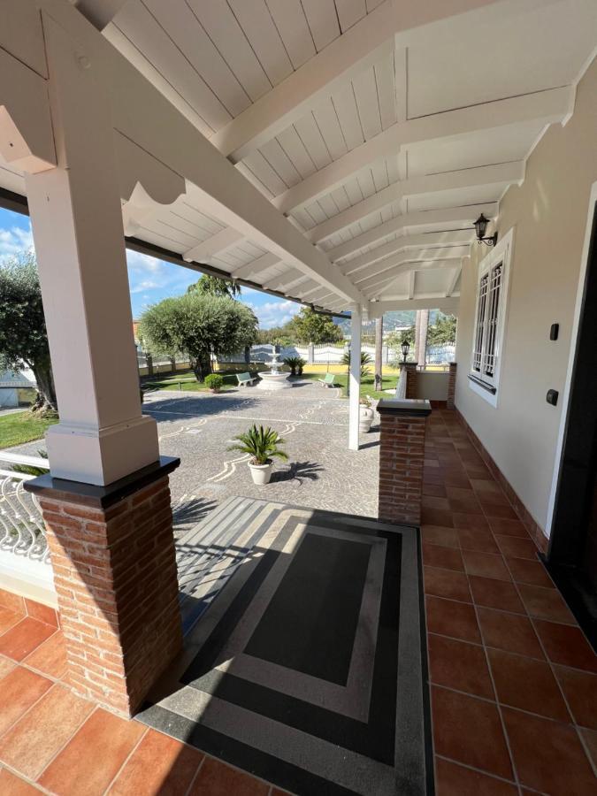 Patricia'S House Villa Striano ภายนอก รูปภาพ
